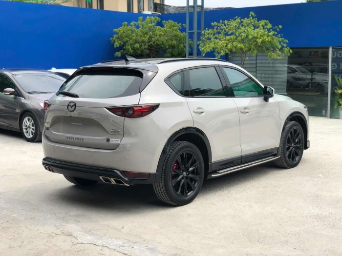 Mazda cx5 2.5 Trắng 2022 .  Dán ximăng